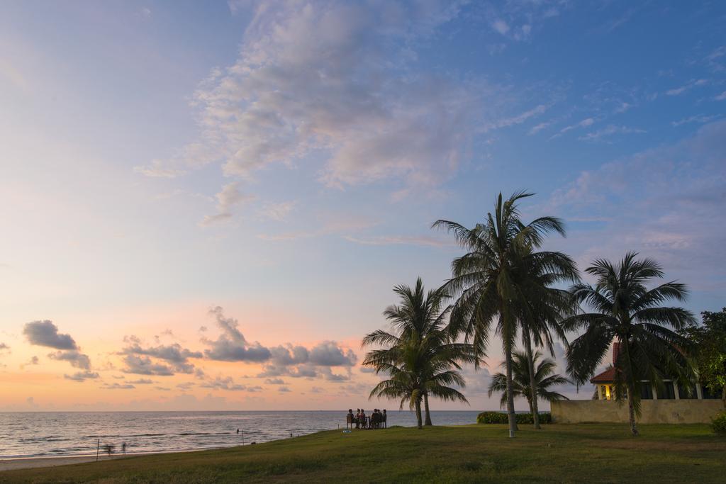 Sabah Beach Villas & Suites Kota Kinabalu Ngoại thất bức ảnh