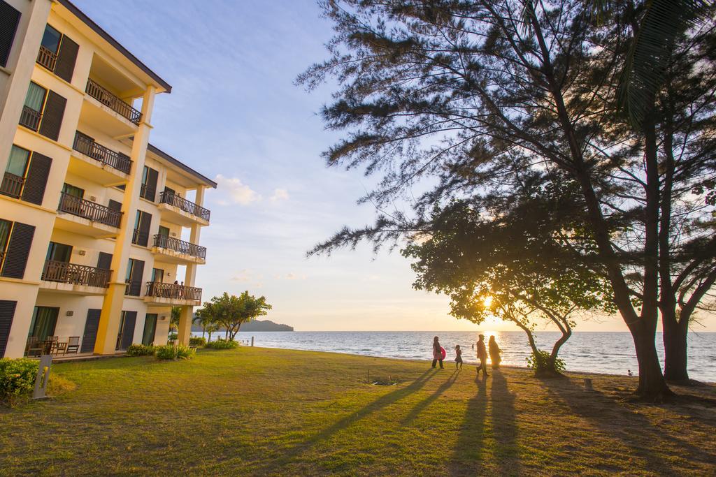 Sabah Beach Villas & Suites Kota Kinabalu Ngoại thất bức ảnh