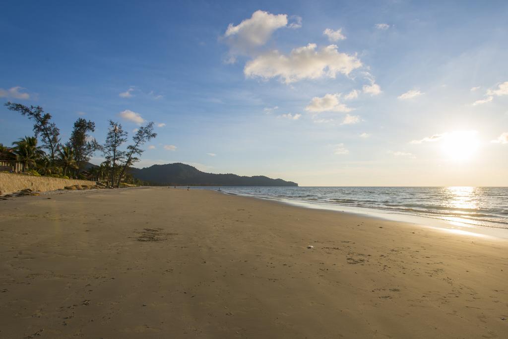 Sabah Beach Villas & Suites Kota Kinabalu Ngoại thất bức ảnh