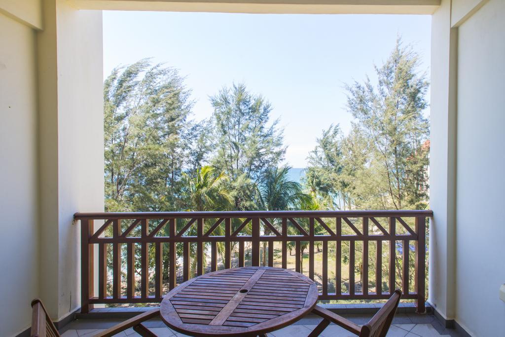 Sabah Beach Villas & Suites Kota Kinabalu Ngoại thất bức ảnh